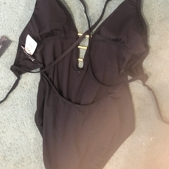 One piece Bathing suit - Picture 5 of 6